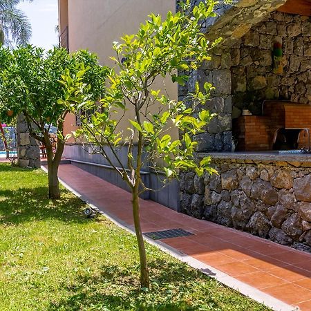 Villa Magdalena Aci SantʼAntonio Eksteriør billede
