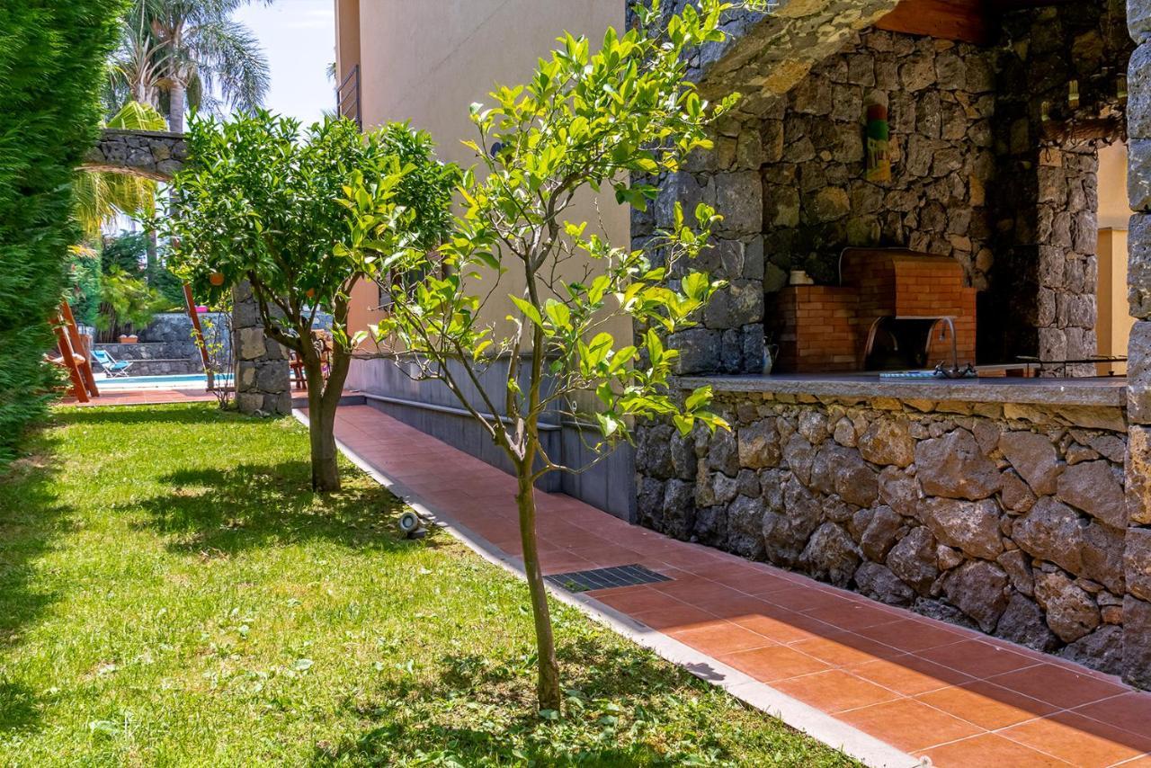 Villa Magdalena Aci SantʼAntonio Eksteriør billede